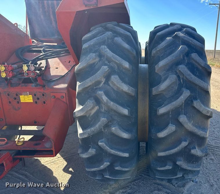 image for item IU9070 Versatile 875  4WD tractor