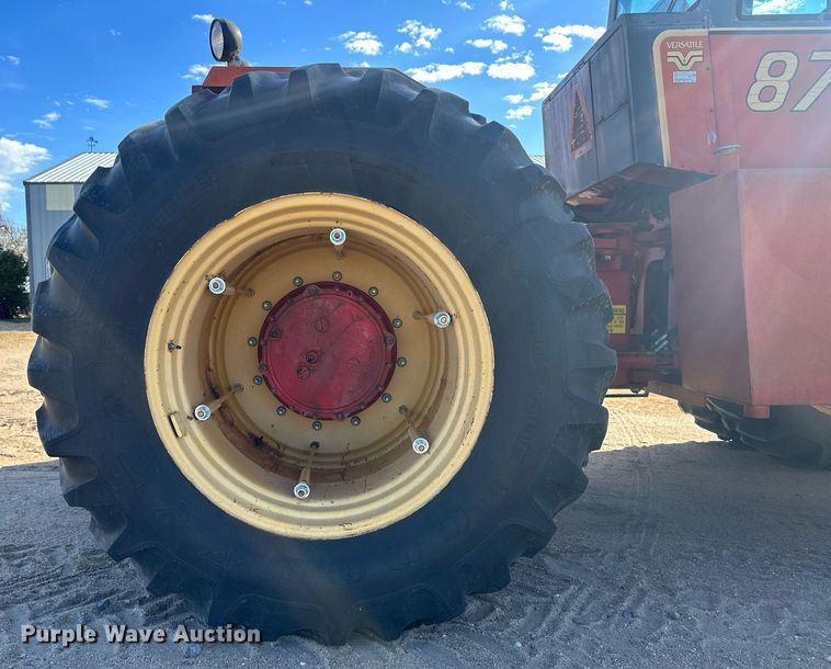 image for item IU9070 Versatile 875  4WD tractor