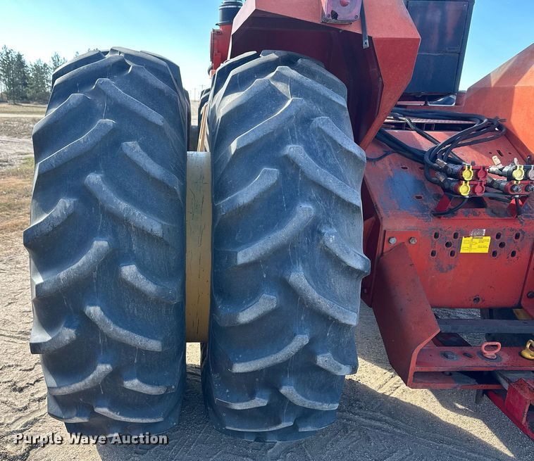 image for item IU9070 Versatile 875  4WD tractor