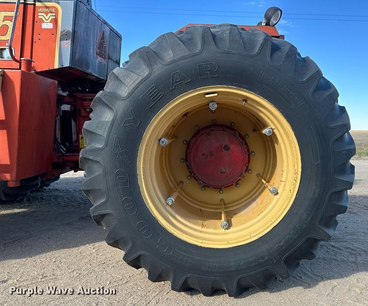 image for item IU9070 Versatile 875  4WD tractor