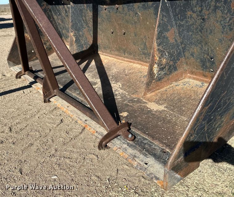 image for item IU9071 Case 932  tractor