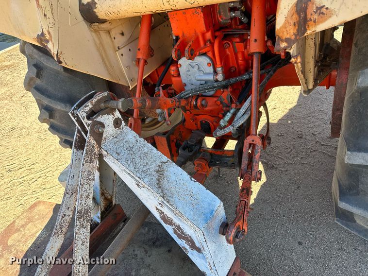 image for item IU9071 Case 932  tractor