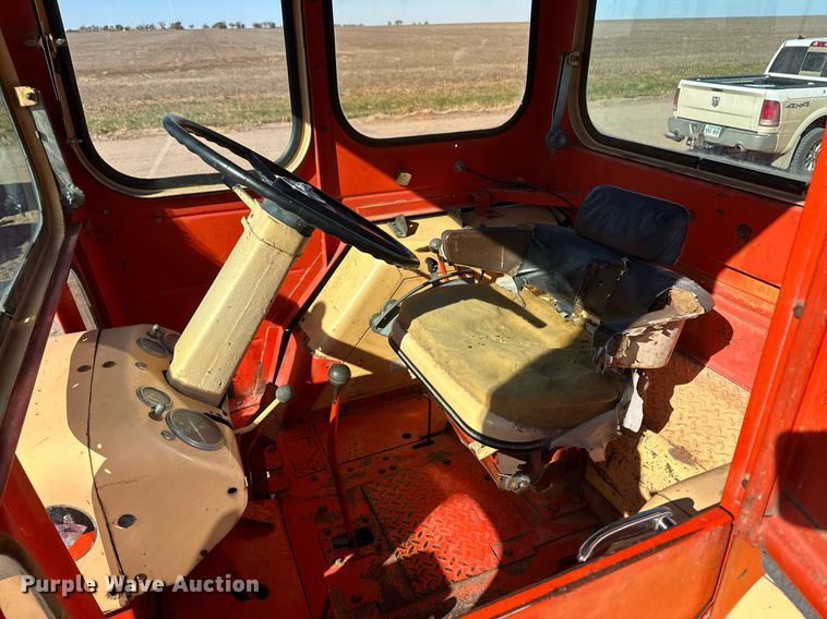 image for item IU9071 Case 932  tractor