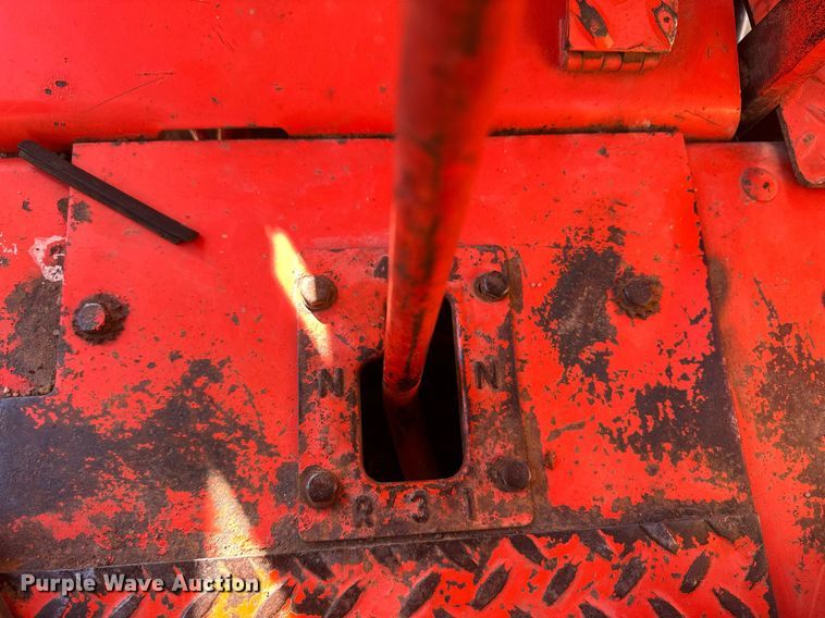 image for item IU9071 Case 932  tractor