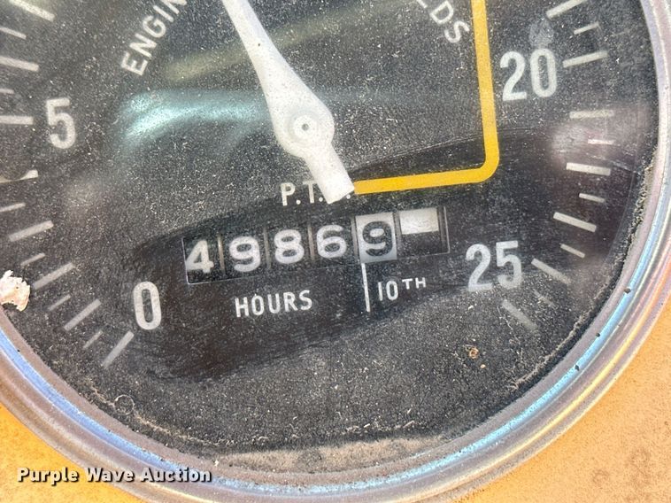 image for item IU9071 Case 932  tractor