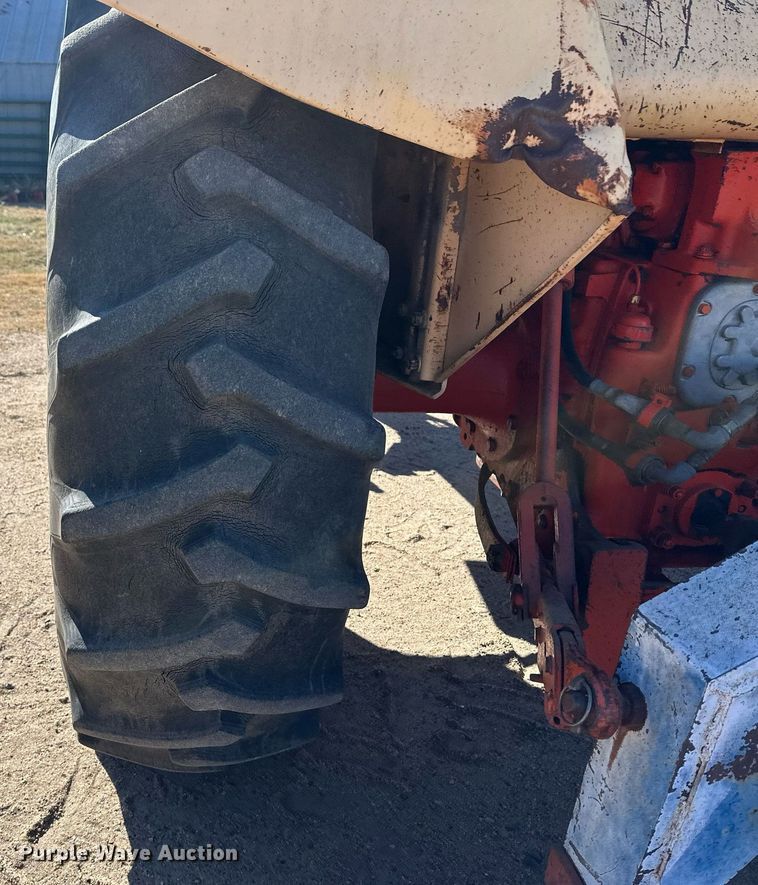 image for item IU9071 Case 932  tractor