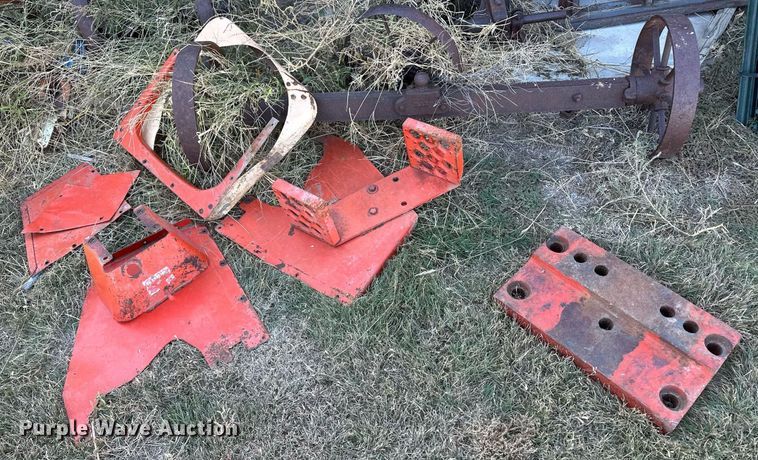 image for item IU9071 Case 932  tractor