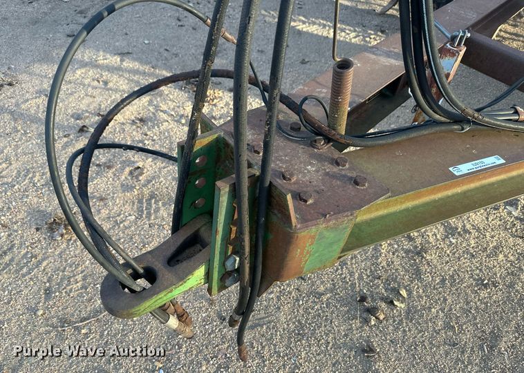 image for item IU9150 John Deere 610  chisel