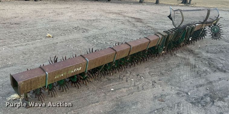 image for item IU9153 John Deere 400  rotary hoe