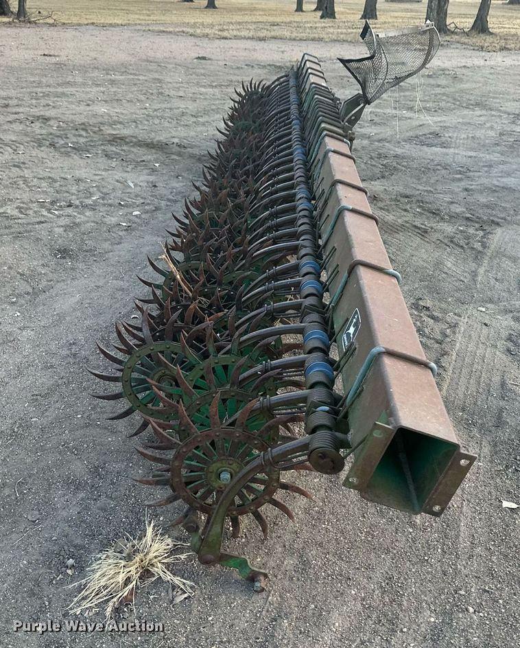 image for item IU9153 John Deere 400  rotary hoe