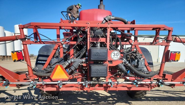image for item JG9644 2010 Case IH Patriot 3330  sprayer