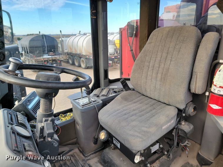 image for item JG9645 2004 Case Patriot SPX3200  applicator