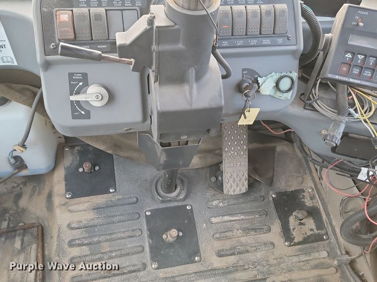 image for item JG9645 2004 Case Patriot SPX3200  applicator