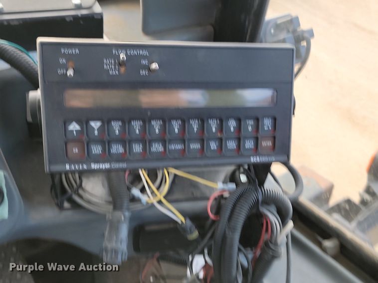 image for item JG9645 2004 Case Patriot SPX3200  applicator