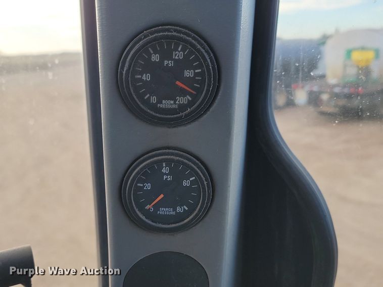 image for item JG9645 2004 Case Patriot SPX3200  applicator