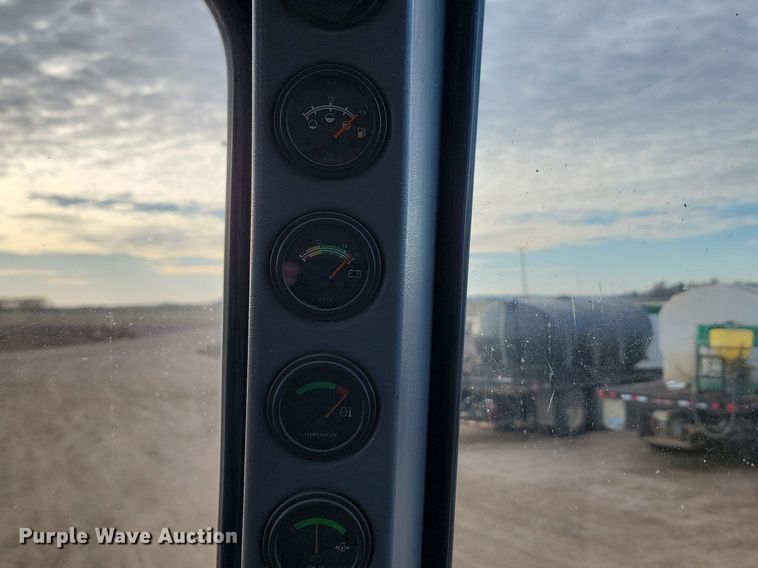 image for item JG9645 2004 Case Patriot SPX3200  applicator