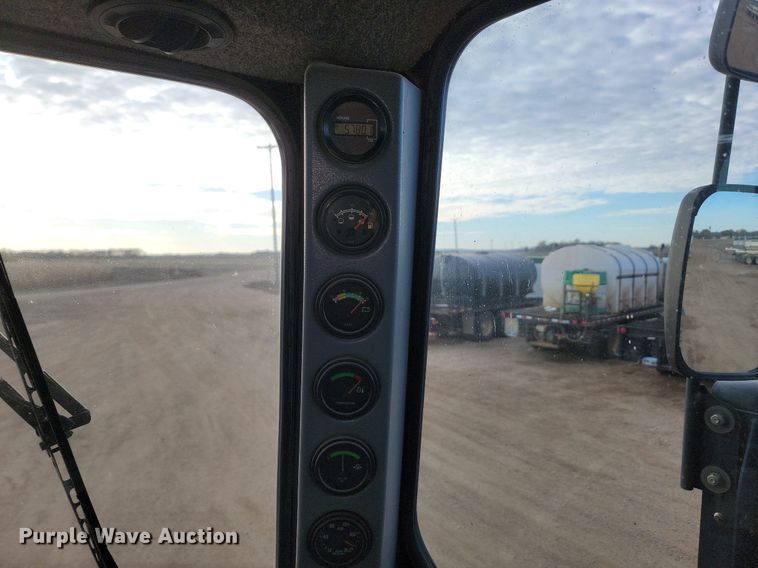 image for item JG9645 2004 Case Patriot SPX3200  applicator