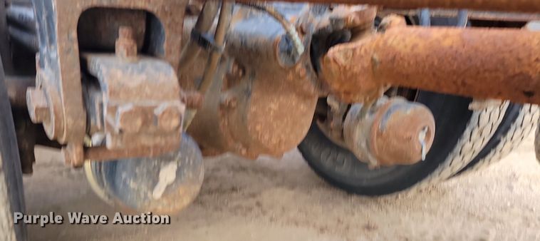 image for item JG9646 2000 Peterbuilt 377  truck cab and chassis