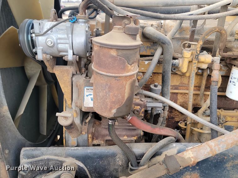 image for item JG9646 2000 Peterbuilt 377  truck cab and chassis