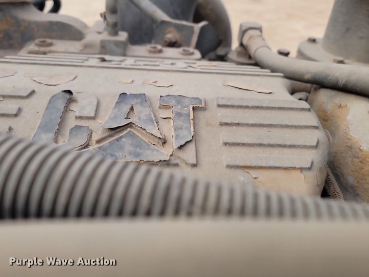 image for item JG9646 2000 Peterbuilt 377  truck cab and chassis