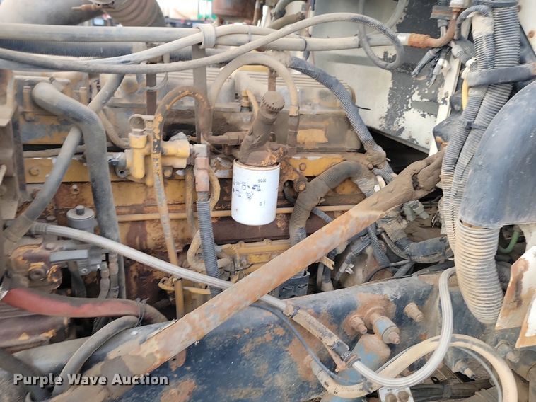 image for item JG9646 2000 Peterbuilt 377  truck cab and chassis