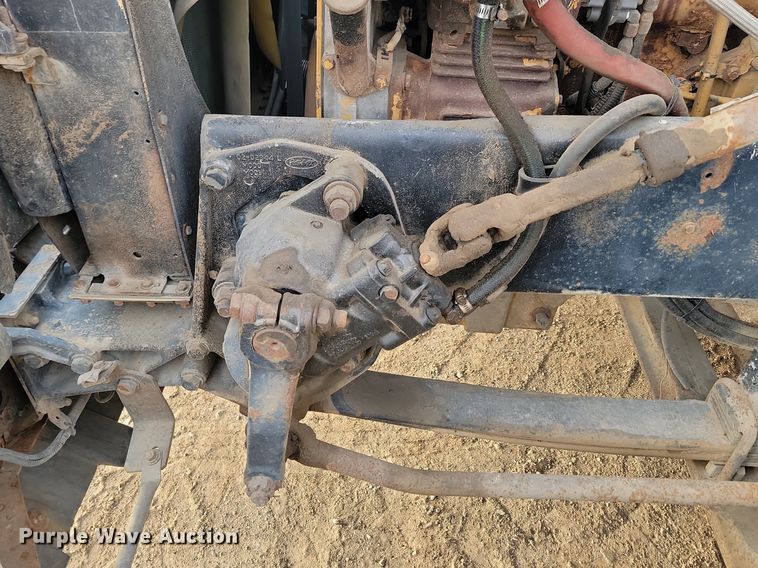 image for item JG9646 2000 Peterbuilt 377  truck cab and chassis