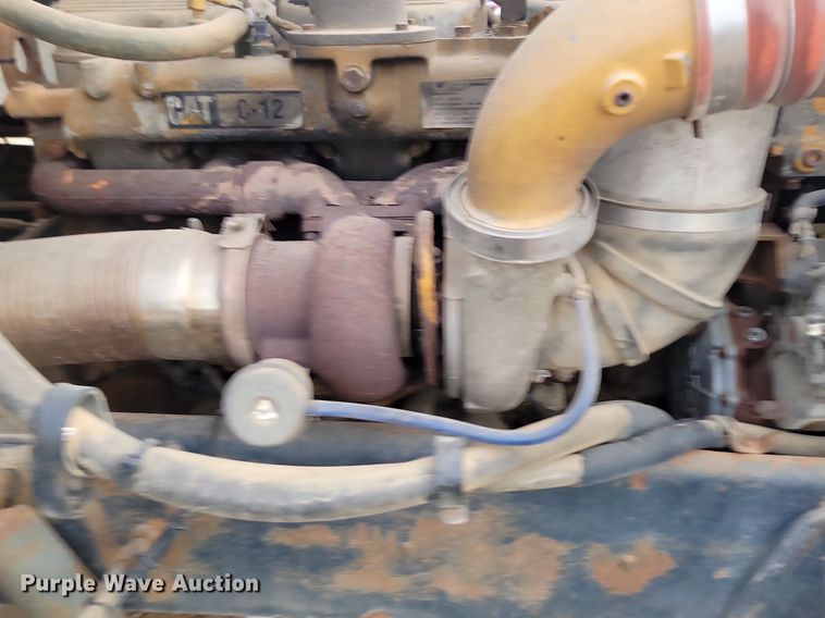 image for item JG9646 2000 Peterbuilt 377  truck cab and chassis