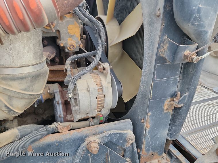 image for item JG9646 2000 Peterbuilt 377  truck cab and chassis