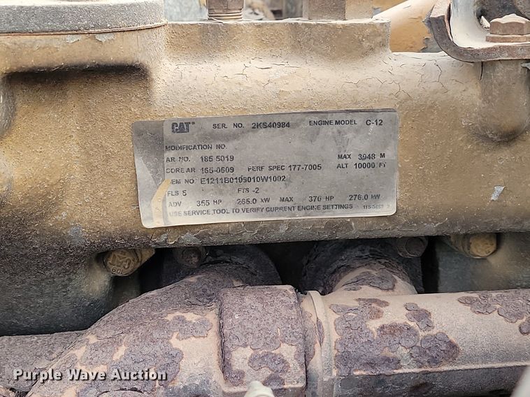 image for item JG9646 2000 Peterbuilt 377  truck cab and chassis