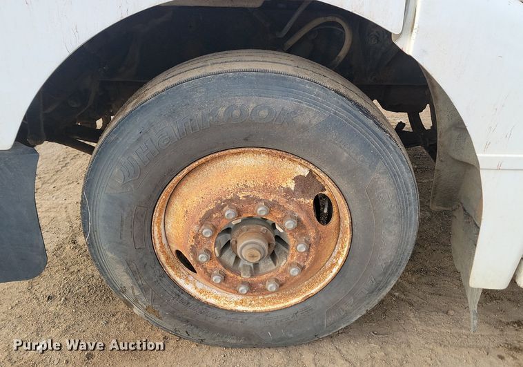 image for item JG9646 2000 Peterbuilt 377  truck cab and chassis