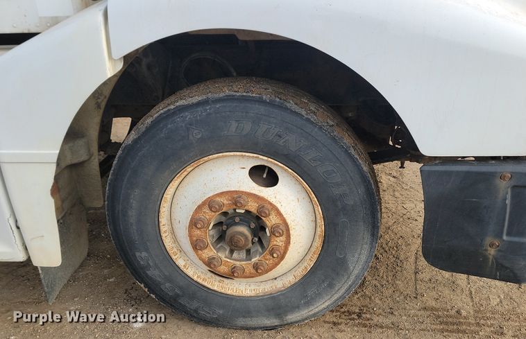 image for item JG9646 2000 Peterbuilt 377  truck cab and chassis