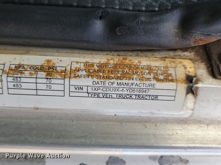 image for item JG9646 2000 Peterbuilt 377  truck cab and chassis