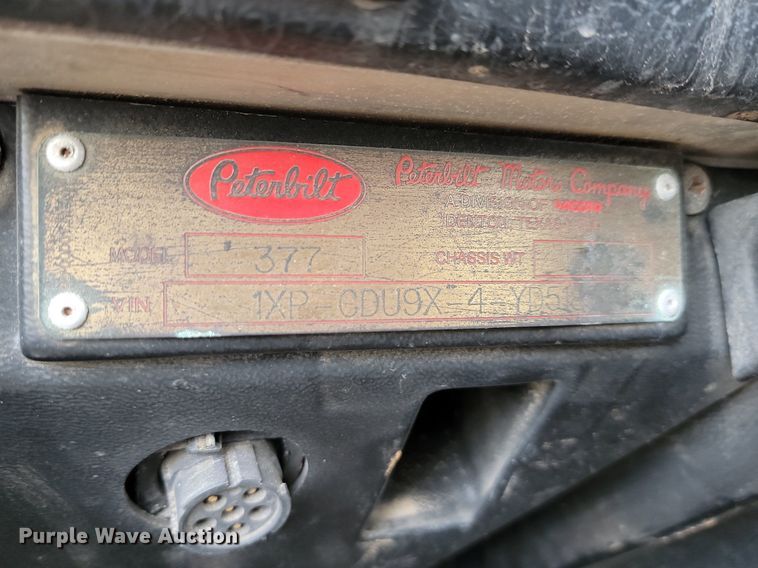 image for item JG9646 2000 Peterbuilt 377  truck cab and chassis