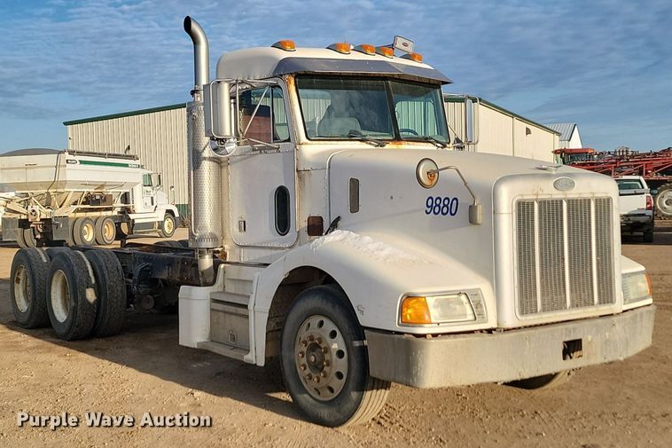 image for item JG9647 1998 Peterbuilt 377  truck cab and chassis