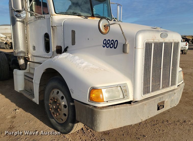 image for item JG9647 1998 Peterbuilt 377  truck cab and chassis