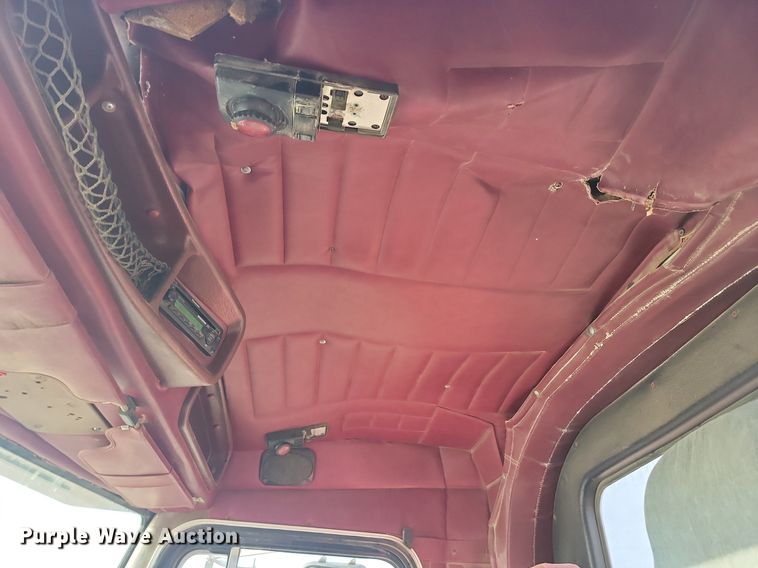 image for item JG9647 1998 Peterbuilt 377  truck cab and chassis