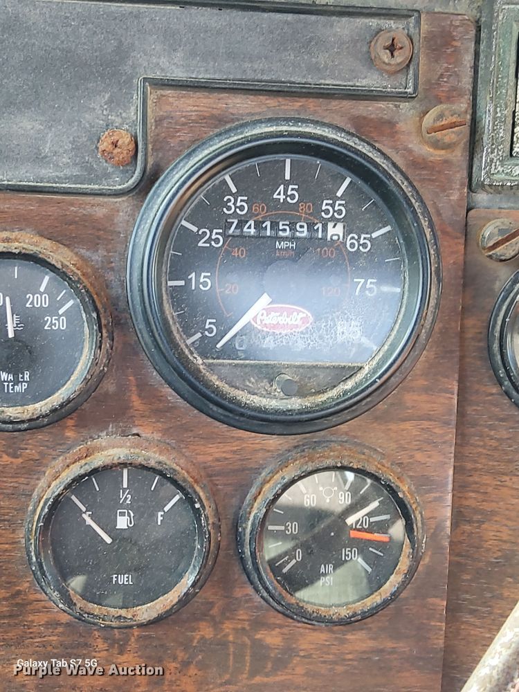 image for item JG9647 1998 Peterbuilt 377  truck cab and chassis