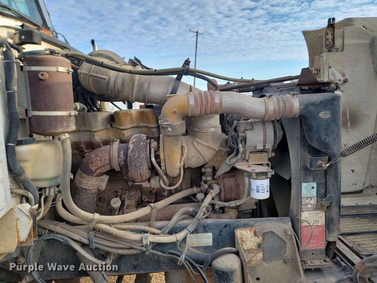 image for item JG9647 1998 Peterbuilt 377  truck cab and chassis