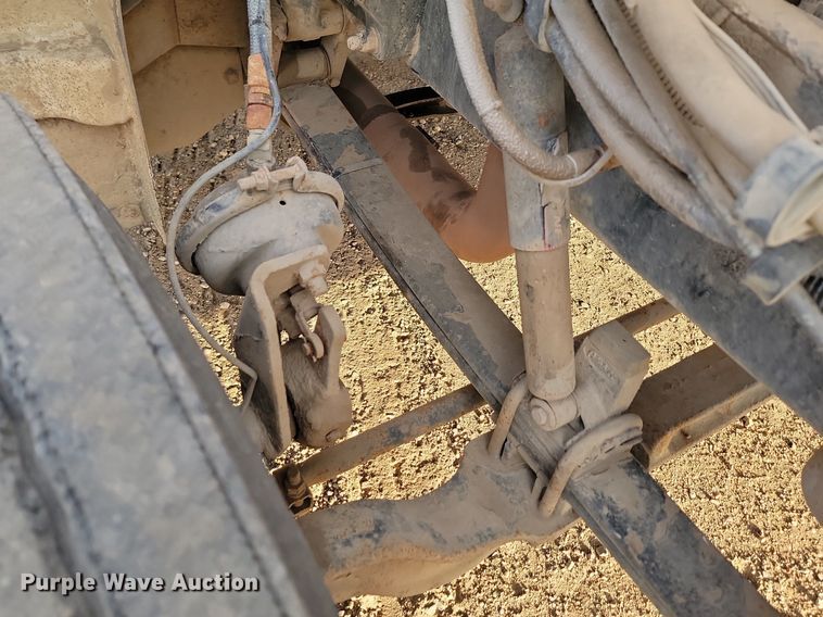 image for item JG9647 1998 Peterbuilt 377  truck cab and chassis