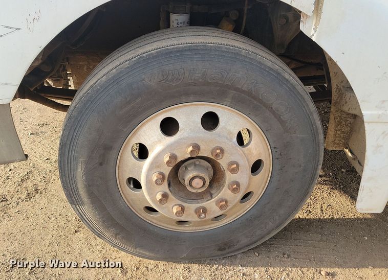 image for item JG9647 1998 Peterbuilt 377  truck cab and chassis