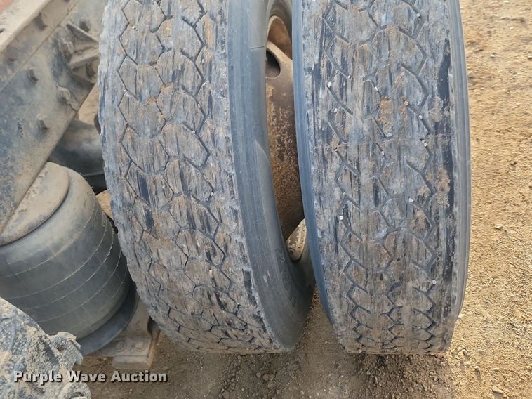 image for item JG9647 1998 Peterbuilt 377  truck cab and chassis