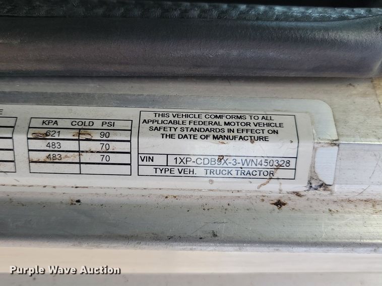 image for item JG9647 1998 Peterbuilt 377  truck cab and chassis