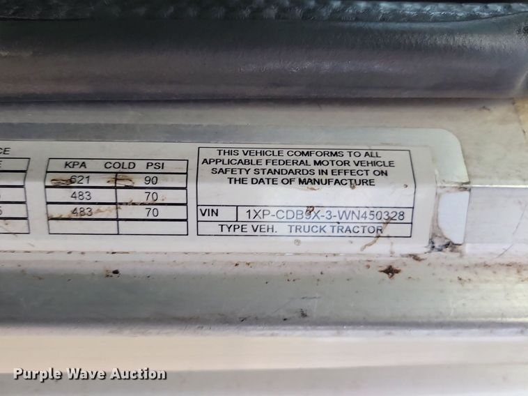 image for item JG9647 1998 Peterbuilt 377  truck cab and chassis