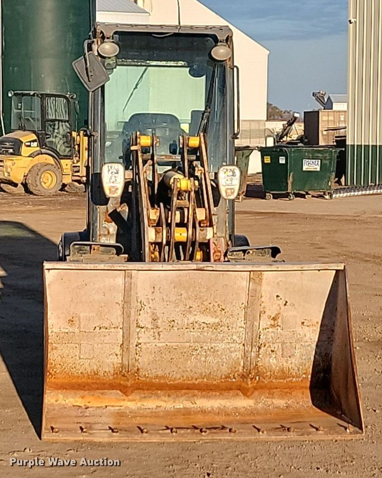 image for item JG9648 2011 Gehl AL540  wheel loader