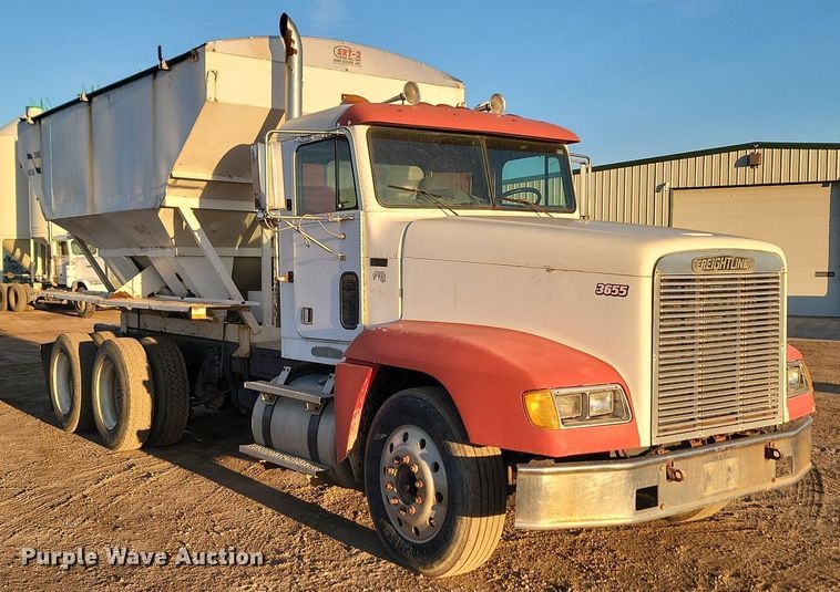 image for item JG9649 1994 Freightliner  fertilizer delivery truck