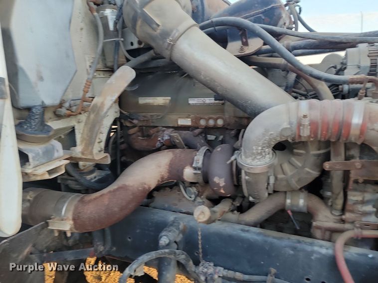 image for item JG9649 1994 Freightliner  fertilizer delivery truck