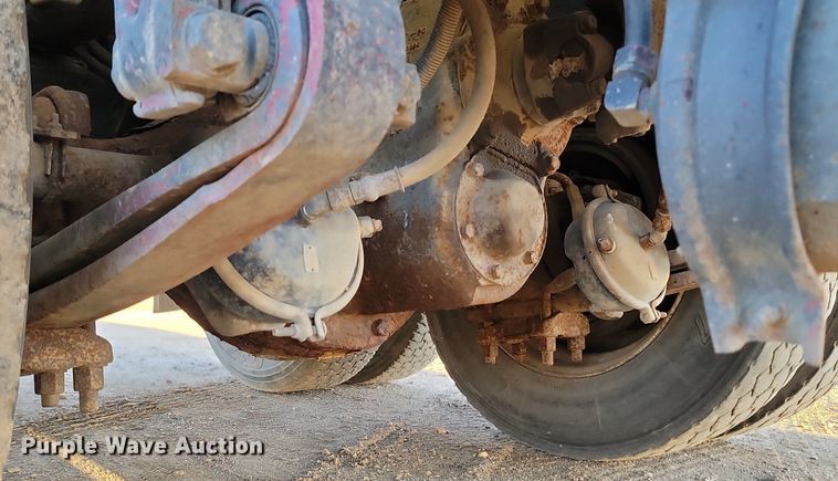 image for item JG9649 1994 Freightliner  fertilizer delivery truck