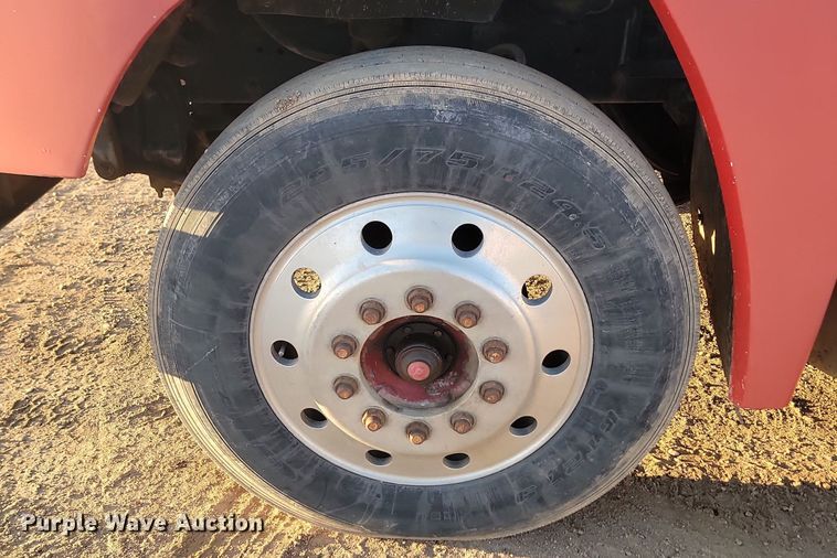 image for item JG9649 1994 Freightliner  fertilizer delivery truck