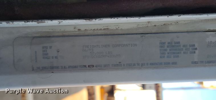 image for item JG9649 1994 Freightliner  fertilizer delivery truck