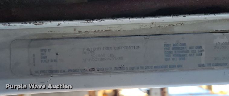 image for item JG9649 1994 Freightliner  fertilizer delivery truck